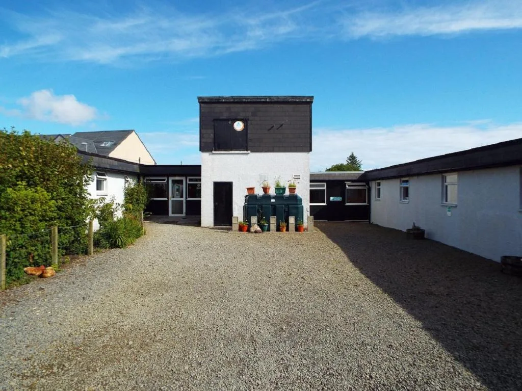 Kirkwall Youth Hostel on Old Scapa Road, a modern purpose-built SYHA hostel building on the southern edge of central Kirkwall with private parking
