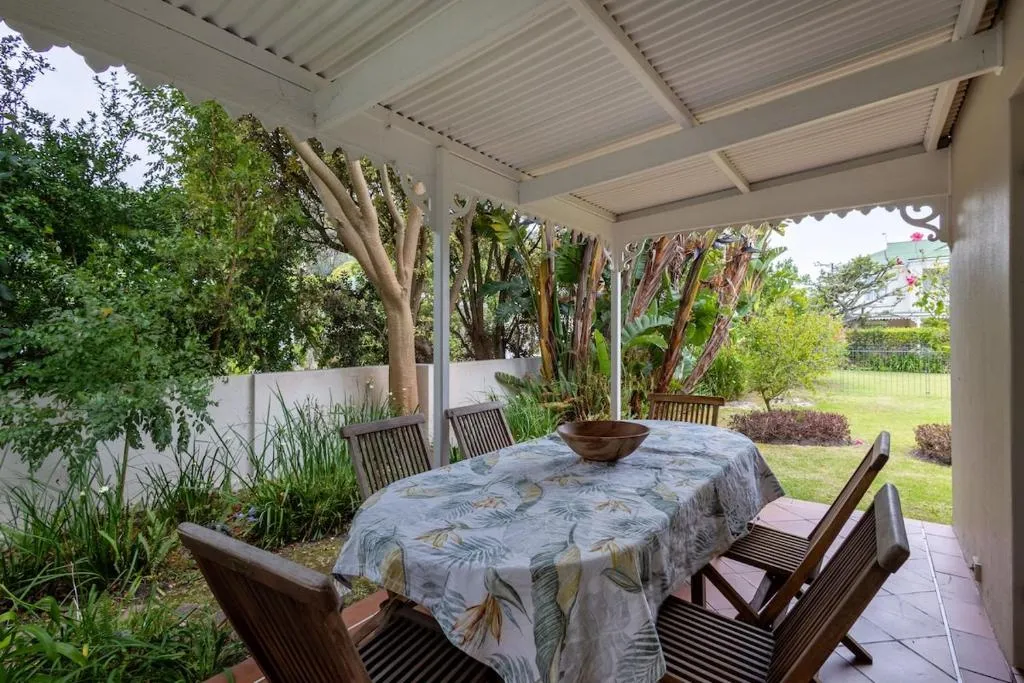 1 Mustique River Club