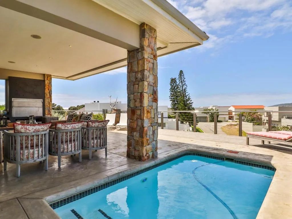 17 Sanganer Avenue, Plettenberg Bay Holiday Home