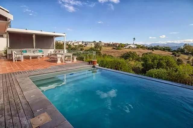 4 Bedroomed Holiday Home With Extensive Views