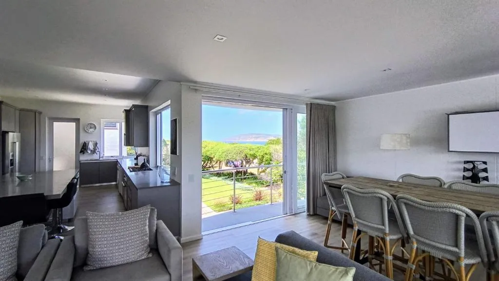 Beachy Head Hideaway 10 - Sea Views Robberg Beach