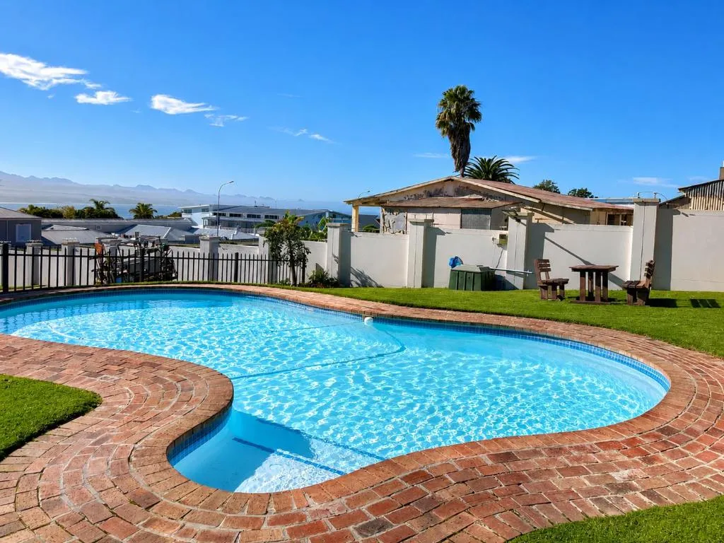Little Lincoln Sea & Pool View Apartment