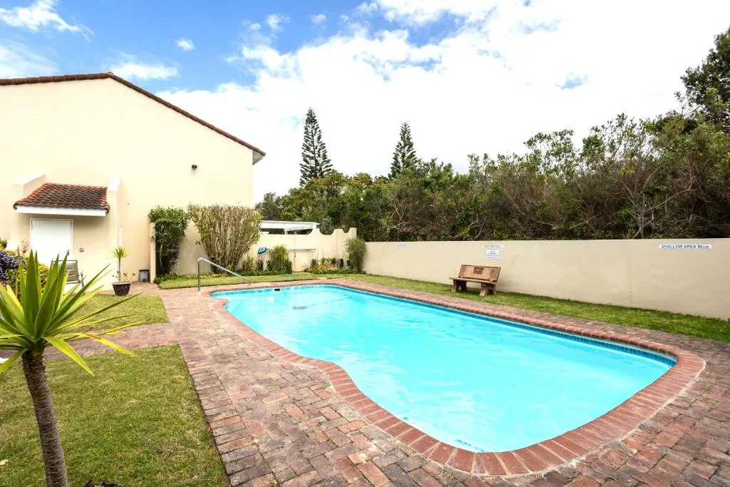 Pachena Place - 600m to Beach, King Bed, Free Fibre Wifi, 2 x Smart TVs, Patio & BBQ