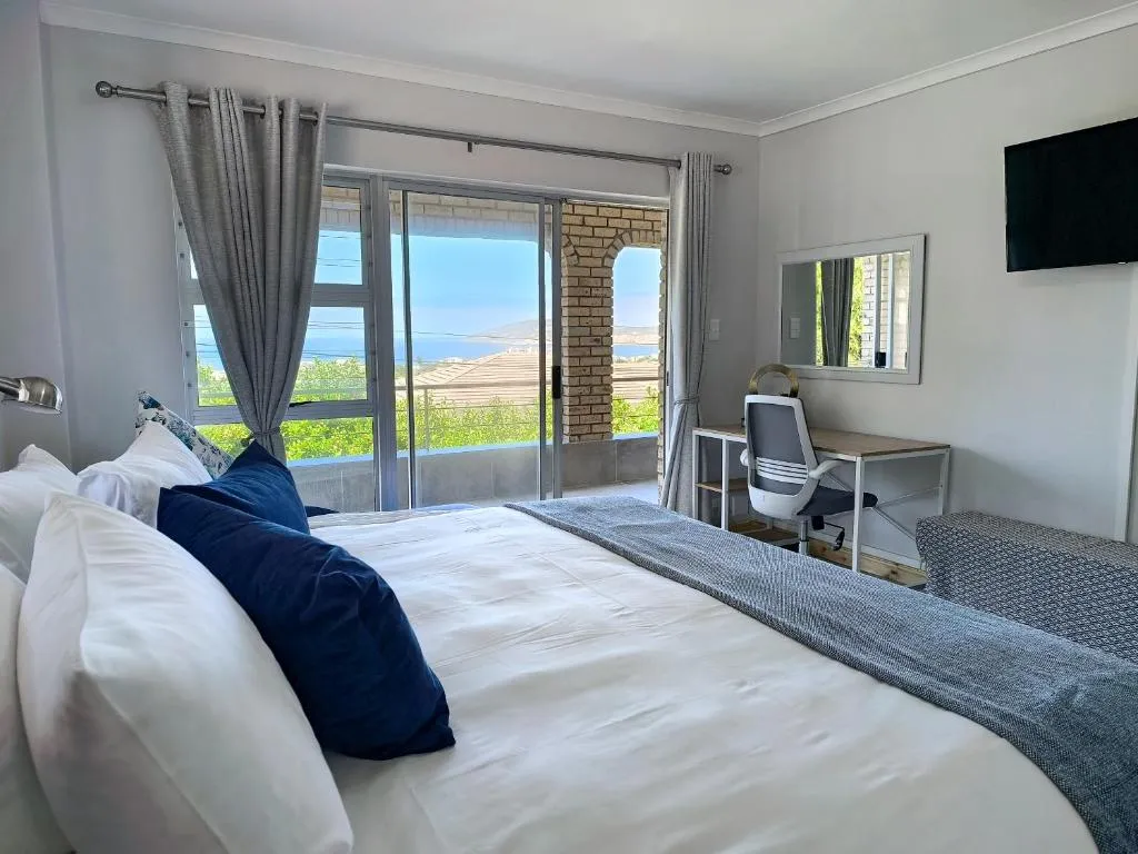 Robberg Blue