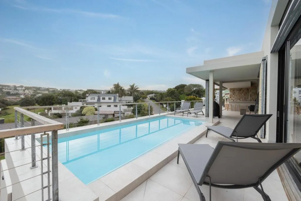 Sunset Villa - Luxury Villa 150m from the beach - top floor only